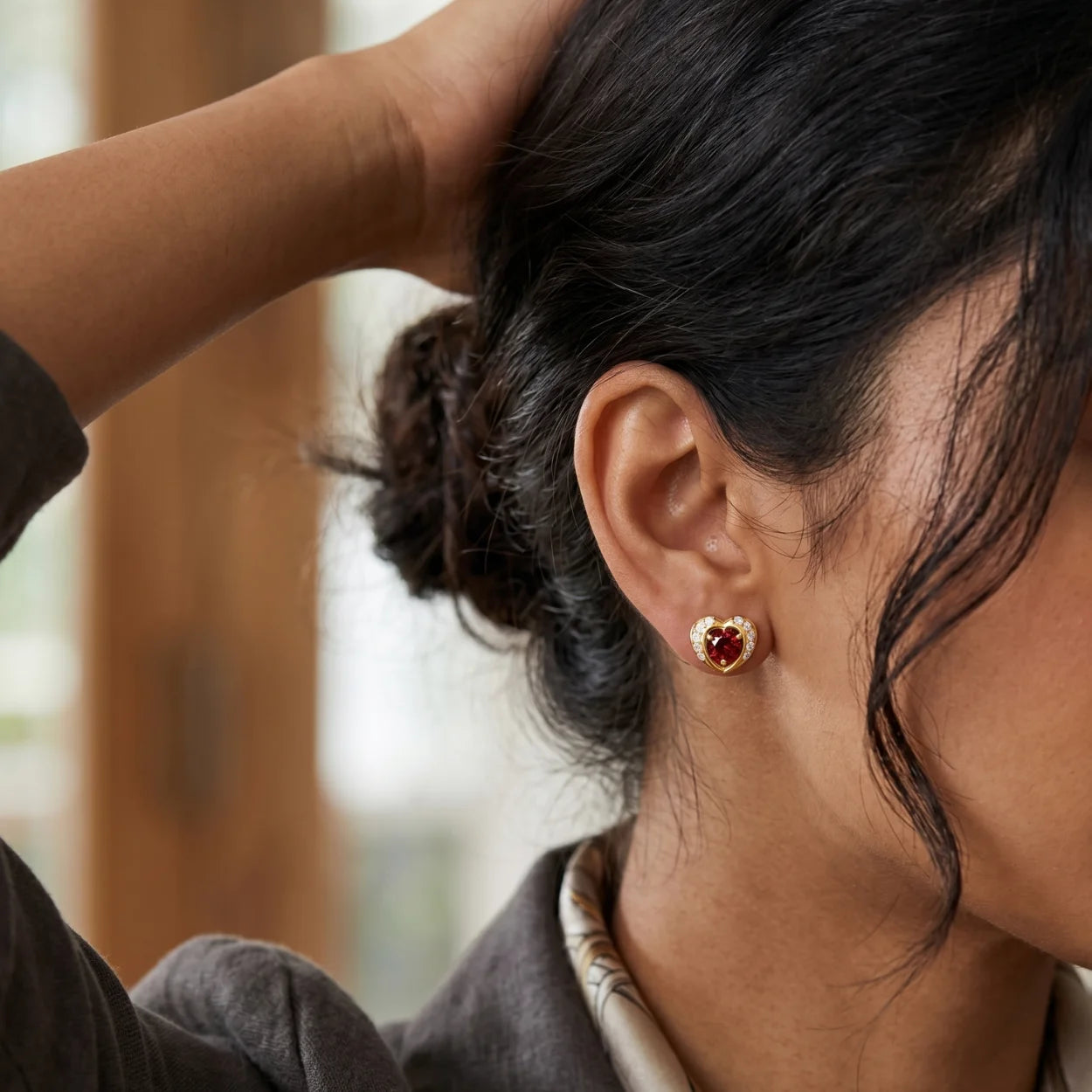 Aiva Studs