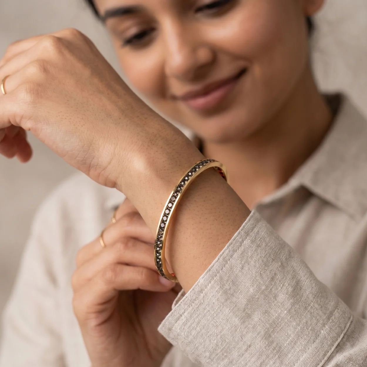Emer loop Bracelet